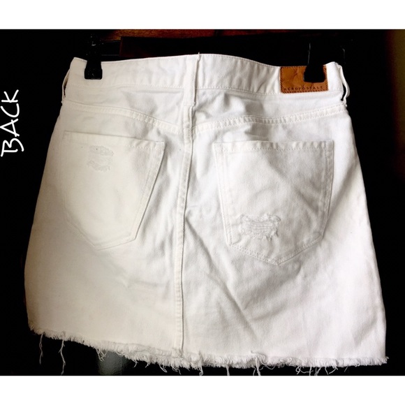 White Denim Mini-Skirt🤍 - Picture 2 of 2